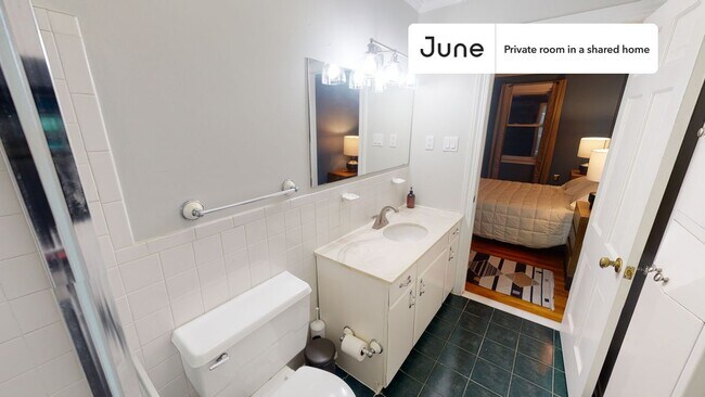 Foto del edificio - Room in Shared 7 bed/4 bath home in Southwest Waterfront