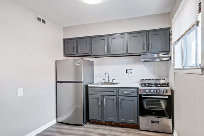 Foto del edificio - 2707-2715 Stanwood St