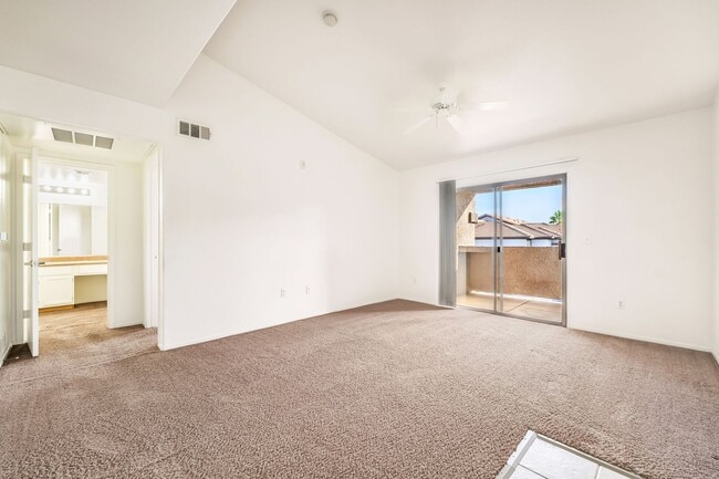 Building Photo - Charming & Bright 1-Bedroom Condo with Community Pool!