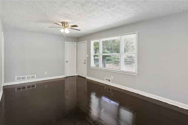 Foto del edificio - 2900 Grand Ave SW