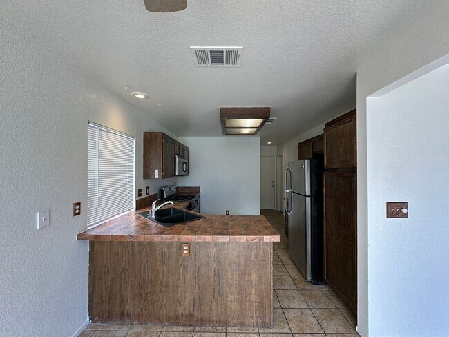 Foto del edificio - Eastern & Warm Springs