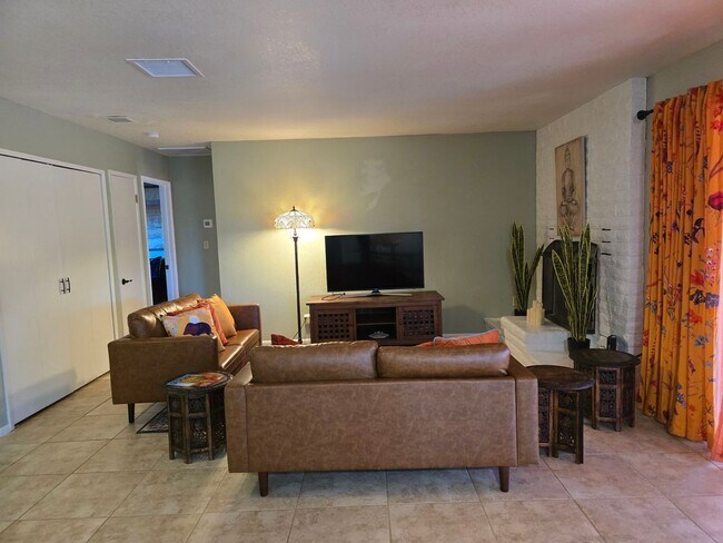 Building Photo - Furnished, 1-Year Long-Term Rental **Leasing Special $250 Off first two month rent with a year le...