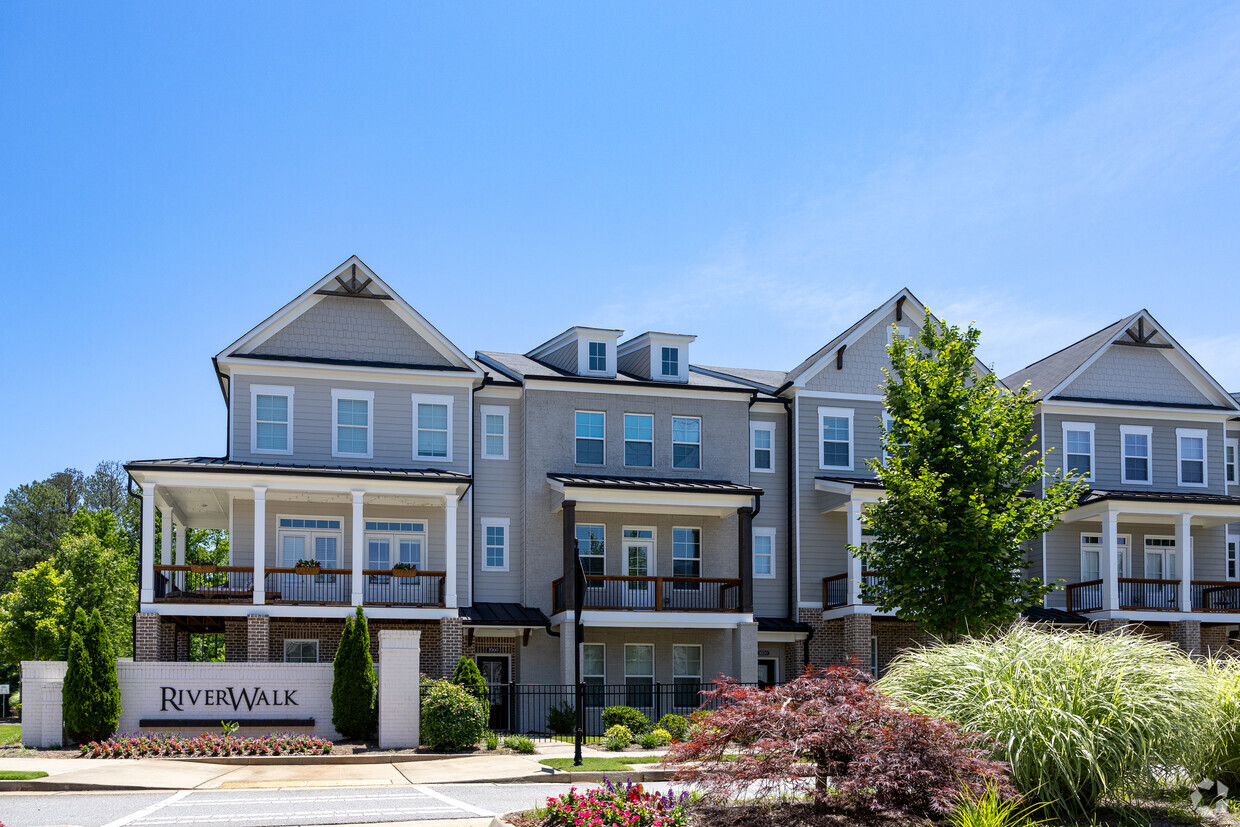 Foto del edificio - Riverwalk Townhomes