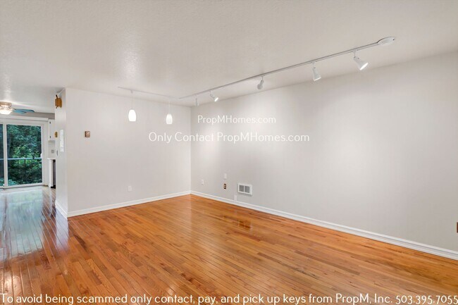 Foto del edificio - Charming Condo with Close Access to the I-...