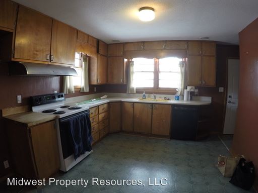 Building Photo - 308 SE Corder St