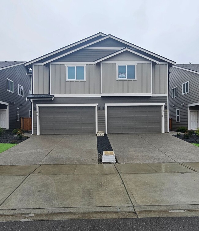 Foto del edificio - Brand New 4-Bedroom Duplex for Rent in Lacey!