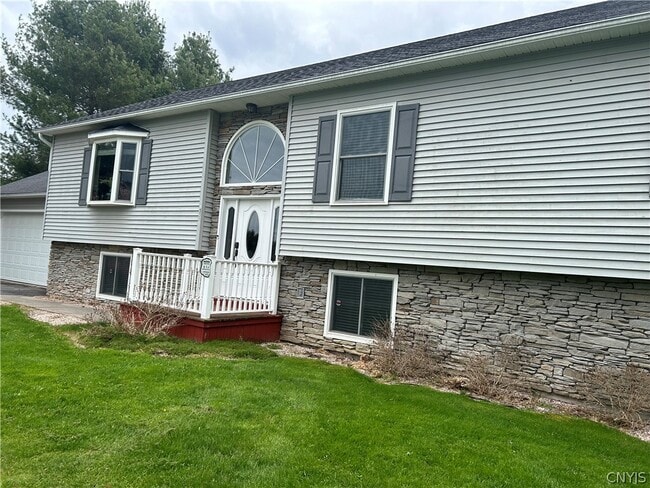 Building Photo - 25386 Stewart Dr