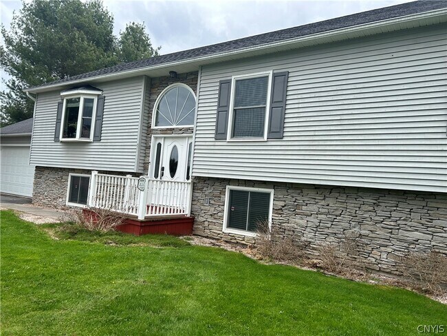 Foto del edificio - 25386 Stewart Dr