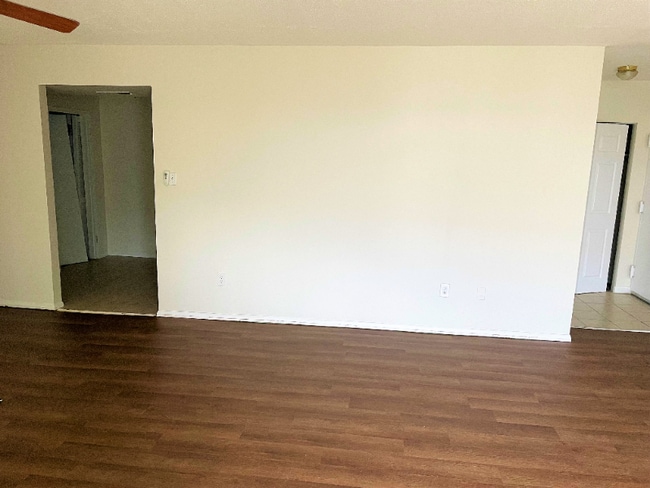 Building Photo - 10222 Prince Pl