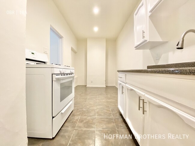 Building Photo - 1520 S Wilton Pl