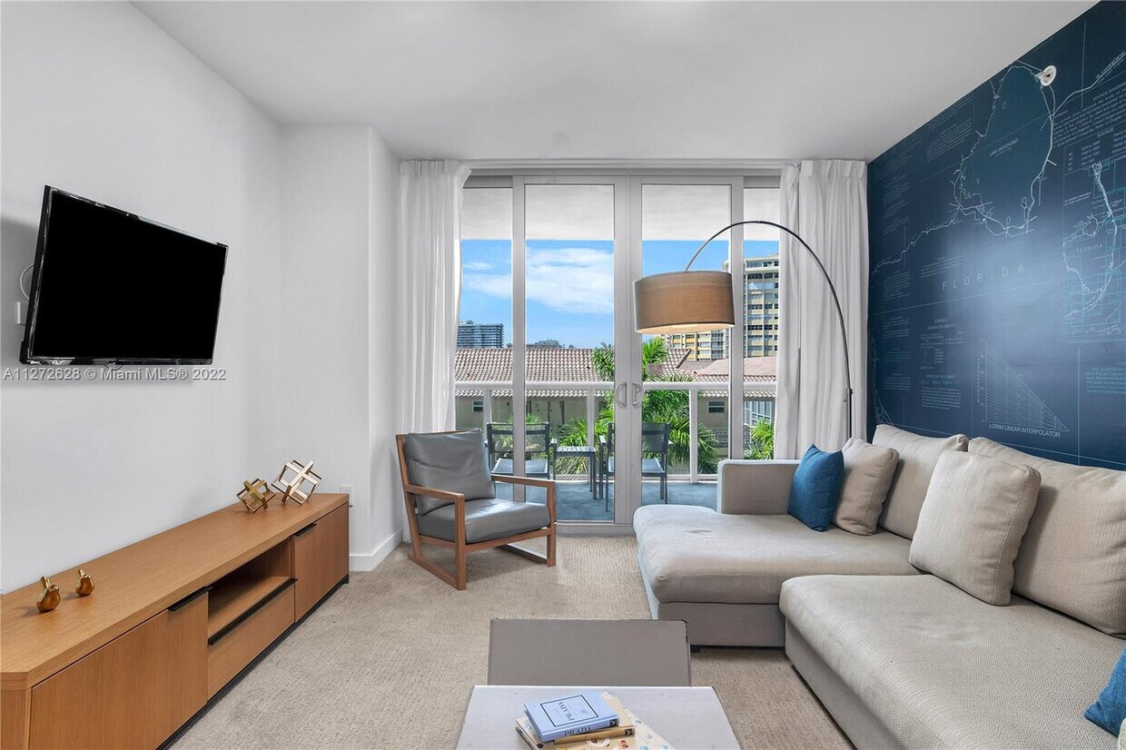 Foto principal - 2602 E Hallandale Beach Blvd