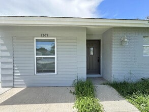 Building Photo - 7309 Riverbank Dr