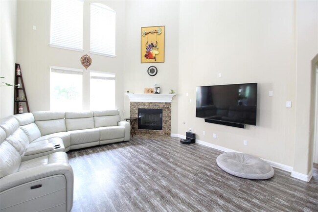 Building Photo - 4204 Oldenburg Ln