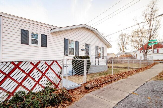 Building Photo - 5312 Langley Ave