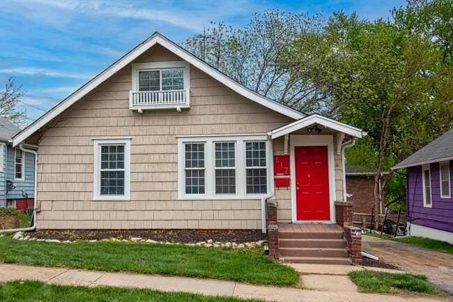 Foto del edificio - Available now!  517 S. 35th St.  4 Bedroom, 2 Bath Great Midtown location, 1 car garage.