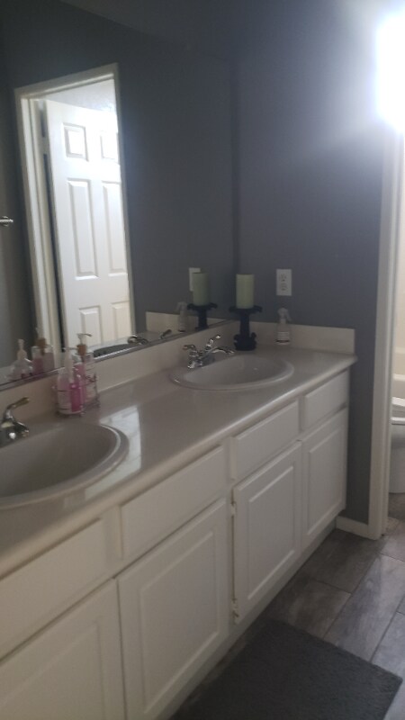 Foto del edificio - 12686 Amberhill Ave