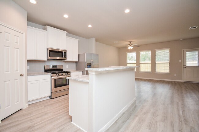 Foto del edificio - 27326 Grey Fox Run