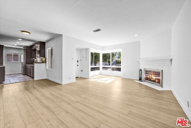 Building Photo - 6254 Ben Ave