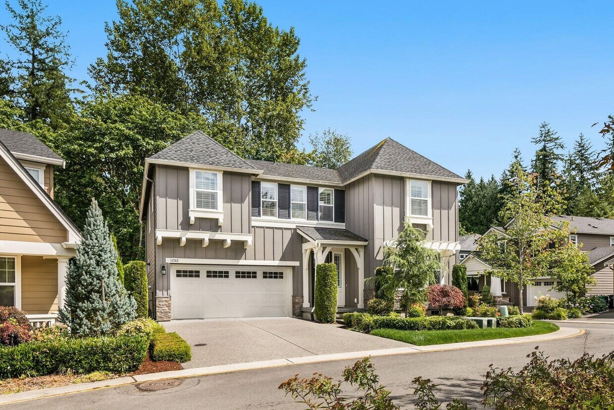 Primary Photo - 6 Bedroom Home in Brookside at the Woodlands