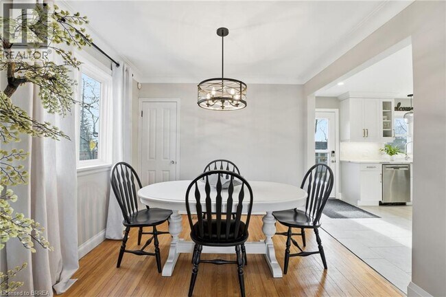 Photo du bâtiment - 2 Hillier Crescent