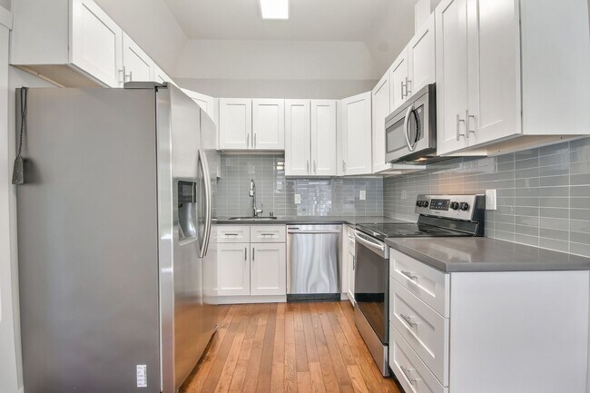 Foto del edificio - Ravensdale 3 bedroom, 2 bath home- remodeled- Park like setting.