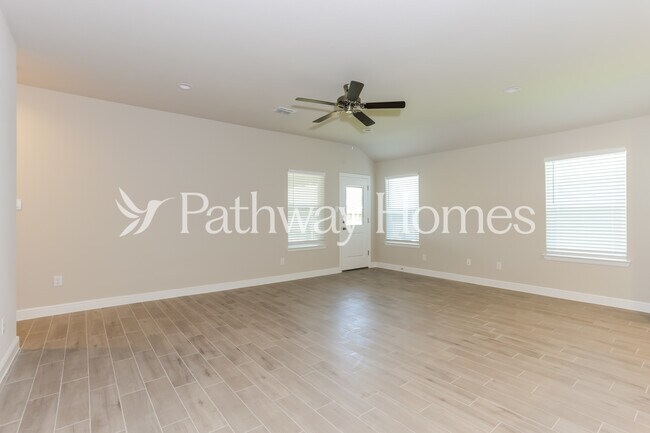 Foto del edificio - 1736 Reverie Rd