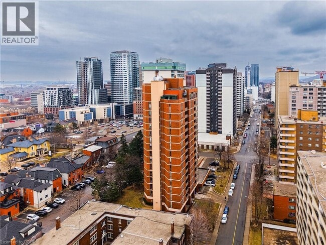 Building Photo - 222 Jackson St W