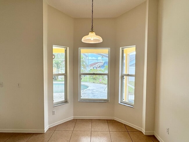 Building Photo - 206 Rochester Loop