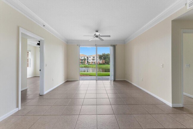 Building Photo - 10102 Myrtlewood Cir W