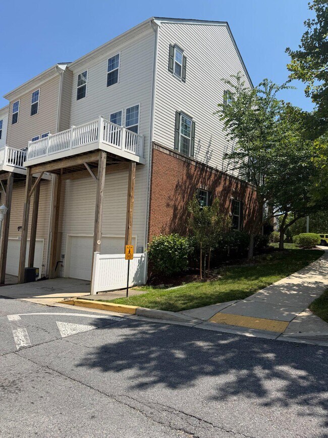 Foto del edificio - 3556 Woodlake Dr