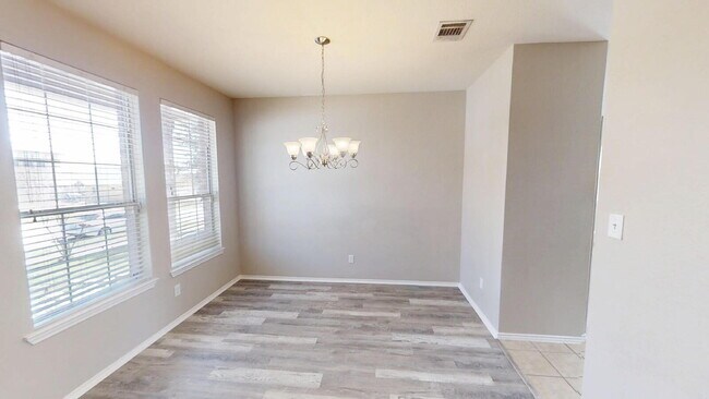 Building Photo - Elevate Your Lifestyle in Copperas Cove!