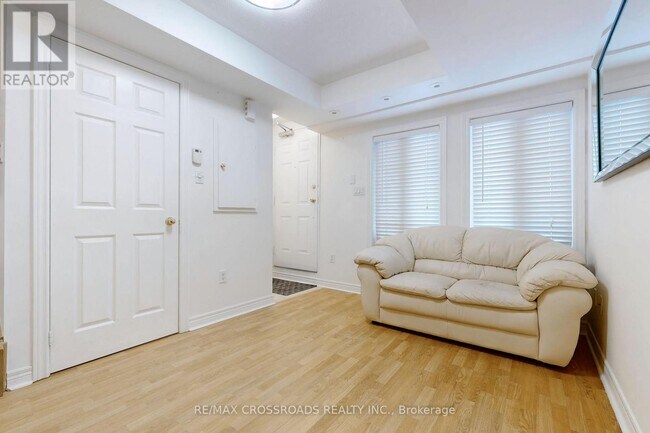 Building Photo - 312 John St.