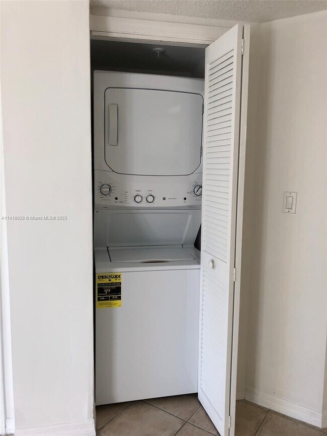 Foto del edificio - 1918 Brickell Ave