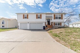 Building Photo - 1010 Bayview Cir
