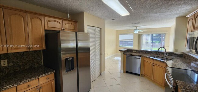 Foto del edificio - 2957 Oak Park Cir