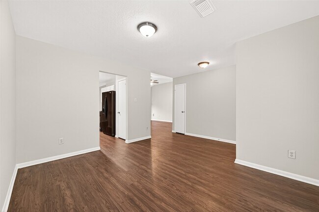 Building Photo - 28811 Stapleford St