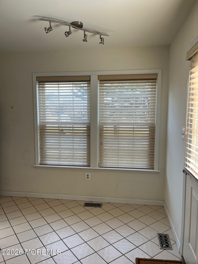 Building Photo - 27C Benjamin Franklin Dr