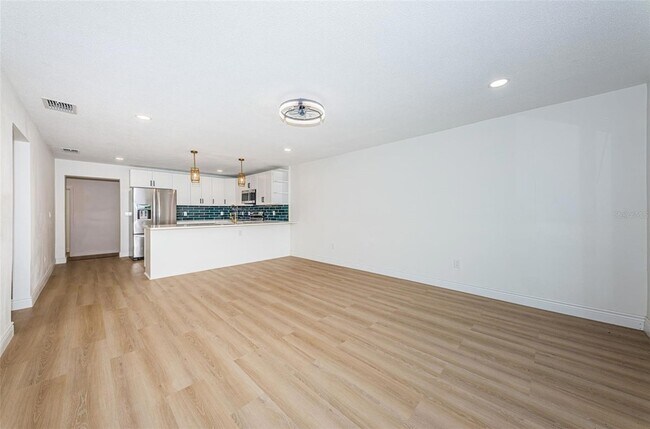 Foto del edificio - 427 92nd Ave N