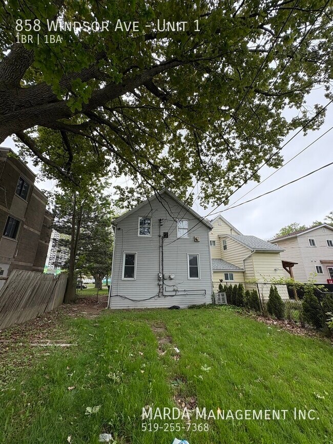 Photo du bâtiment - 1 BEDROOM, 1 BATHROOM  TENANT PAYS HYDRO  ...