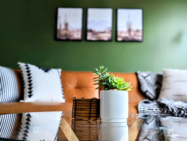 Foto del edificio - Modern Cozy Home, Walk to Starbucks