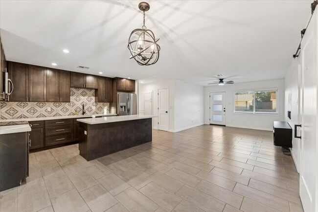 Building Photo - Paradise Valley; No HOA