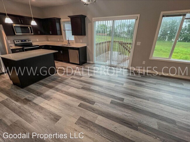 Building Photo - 3 br, 2.5 bath House - 1730 Howard Dr