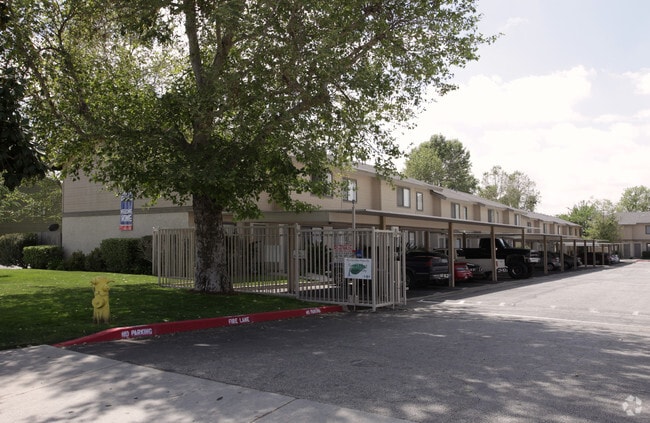 Building Photo - Park Place Townhomes