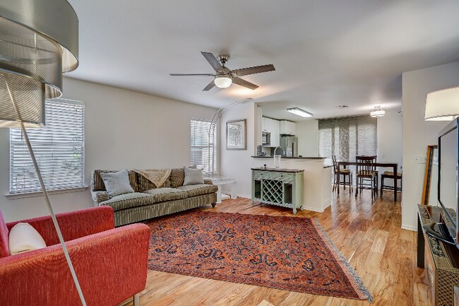 Foto del edificio - 5701 Steven Creek Way