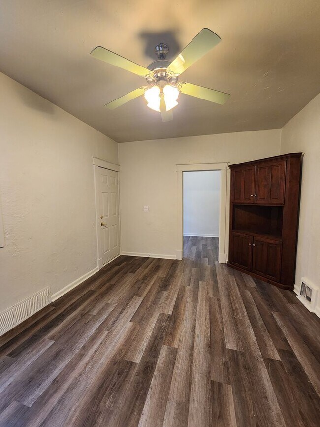 Foto del edificio - Sugarhouse Single Level 2 bd. 1 bath Single Family home!