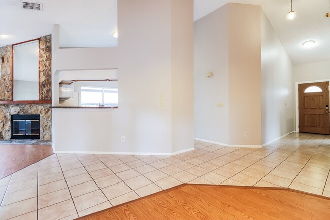Building Photo - 2795 Wesleyan Dr