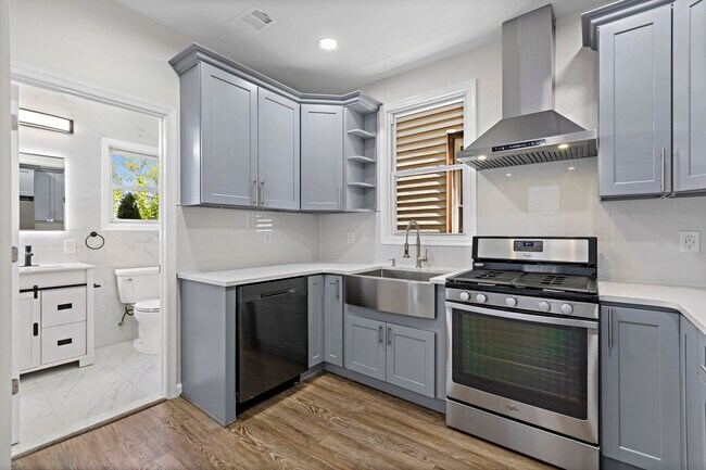 Building Photo - 168 Jaques St