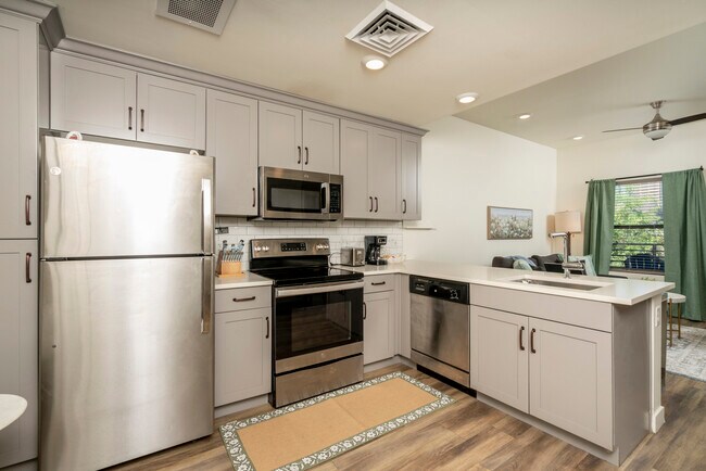 Photo - 475 N 9th St Townhome