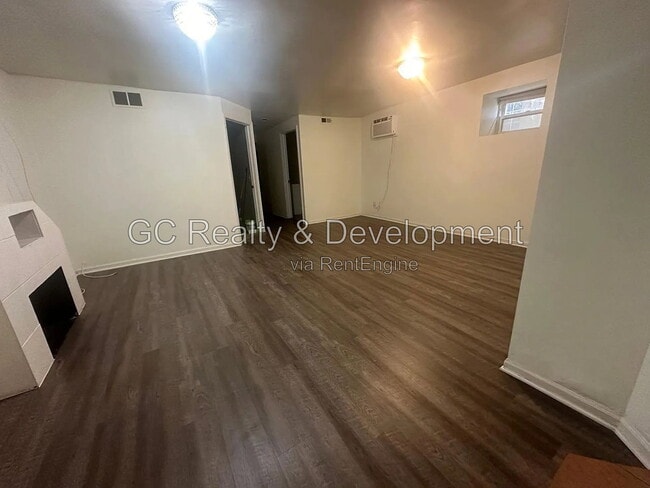 Building Photo - 4422 S St Lawrence Ave