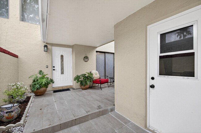 Foto del edificio - 2703 Maplewood Dr